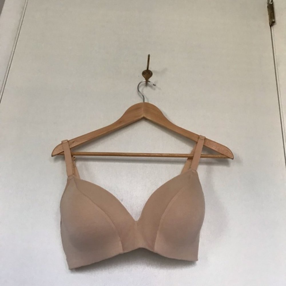 Lively All Day Deep V No Wire Bra 36E (DD)